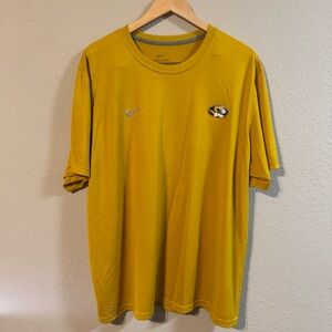 Nike Dri-Fit Mizzou T-shirt Size xL
